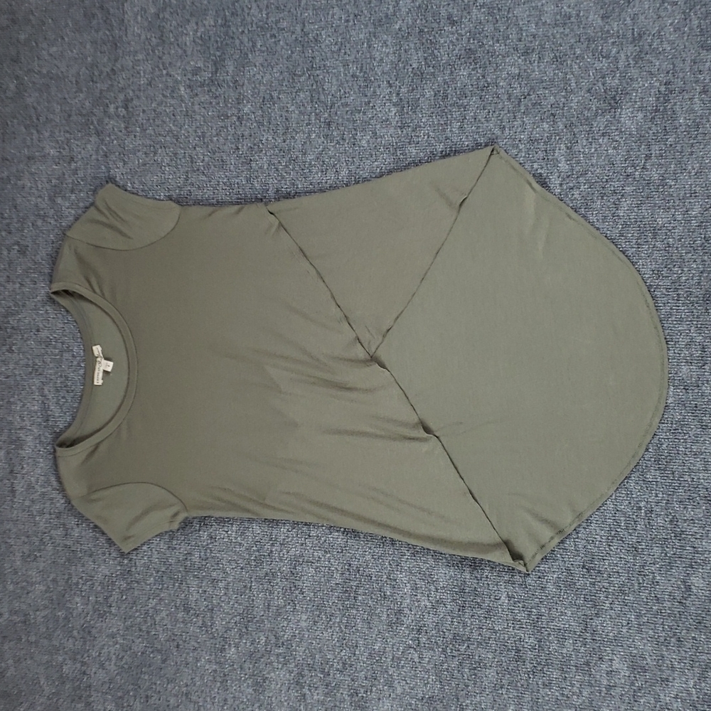 EXPRESS One Eleven Women's Tee Shirt Short Front/Long Back Army Green Sz S